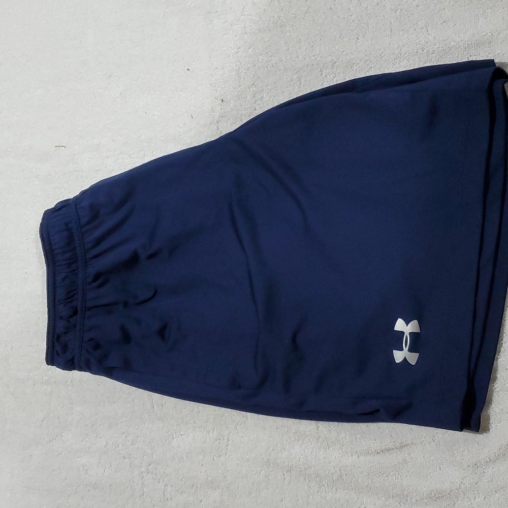 Mens blue under armour short size large.